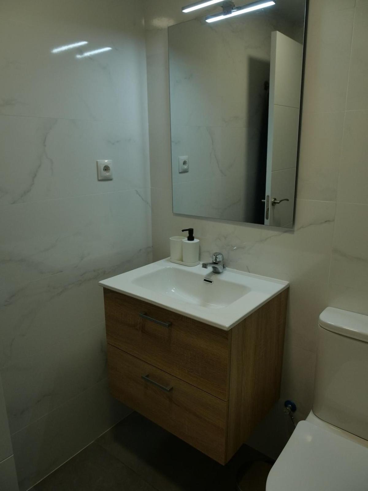 Sunset Views 2br High Floor Gem Apartment *