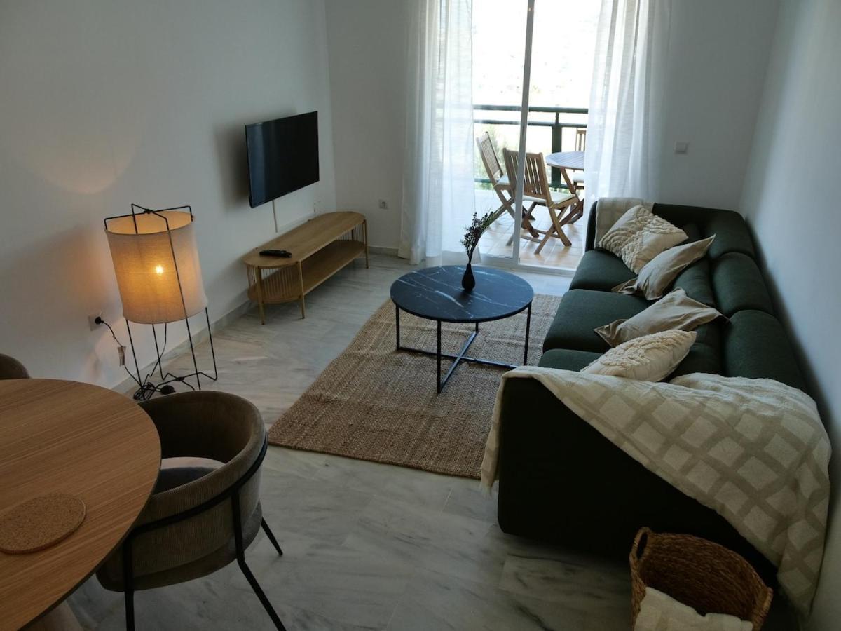 Sunset Views 2br High Floor Gem *